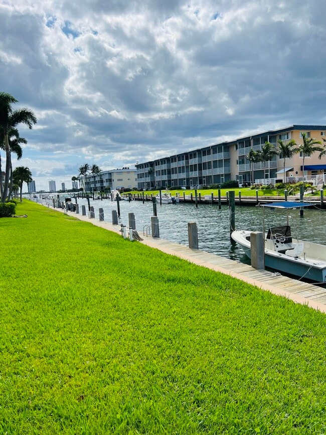 124 Shore Ct Unit 107, North Palm Beach, FL 33408 Condo for Rent in