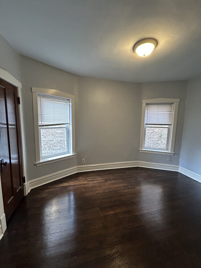 Foto del edificio - 5339 W Montrose Ave