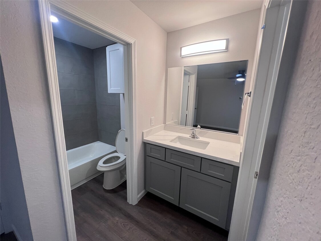 Building Photo - 15530 Towerwood Dr