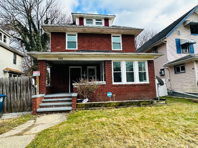 Building Photo - 839 N Howard St