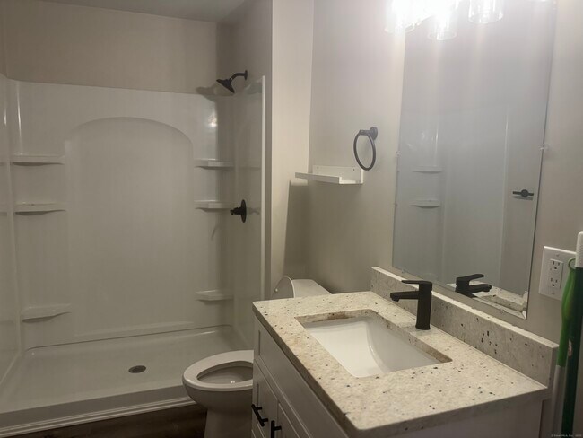 Building Photo - 51 Russ St