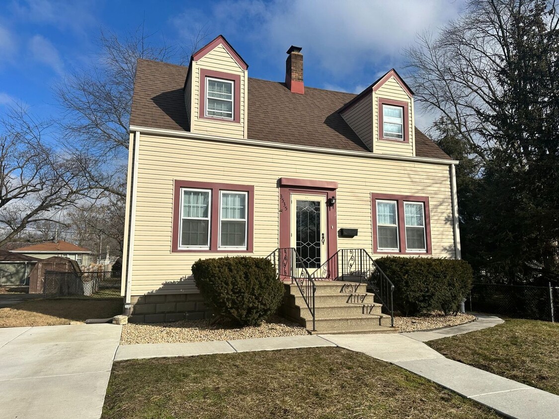 Primary Photo - Cozy 2 Bed 1 Bath Home