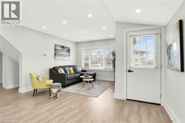 Photo du bâtiment - 274 Margaret Ave