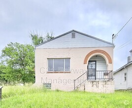 Building Photo - 415 N 4th St