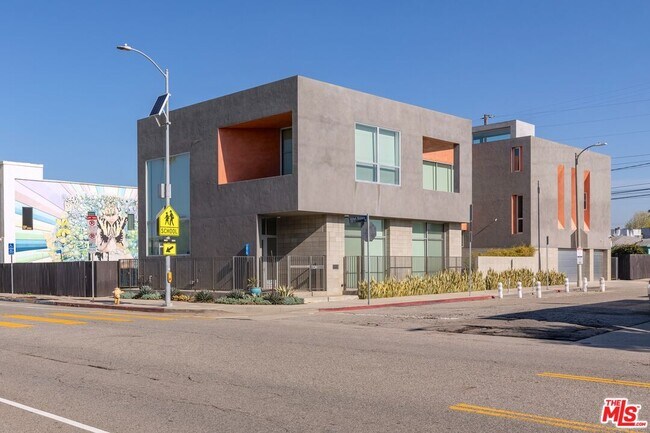 Building Photo - 1015 Abbot Kinney Blvd