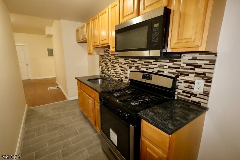 Foto principal - 89 Cutler St