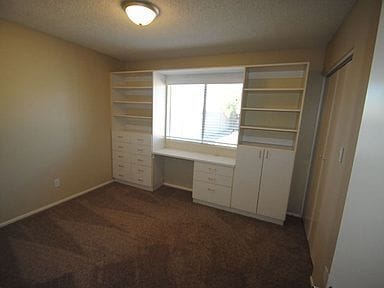 Building Photo - RENT NOW FOR YOUR FAMILY