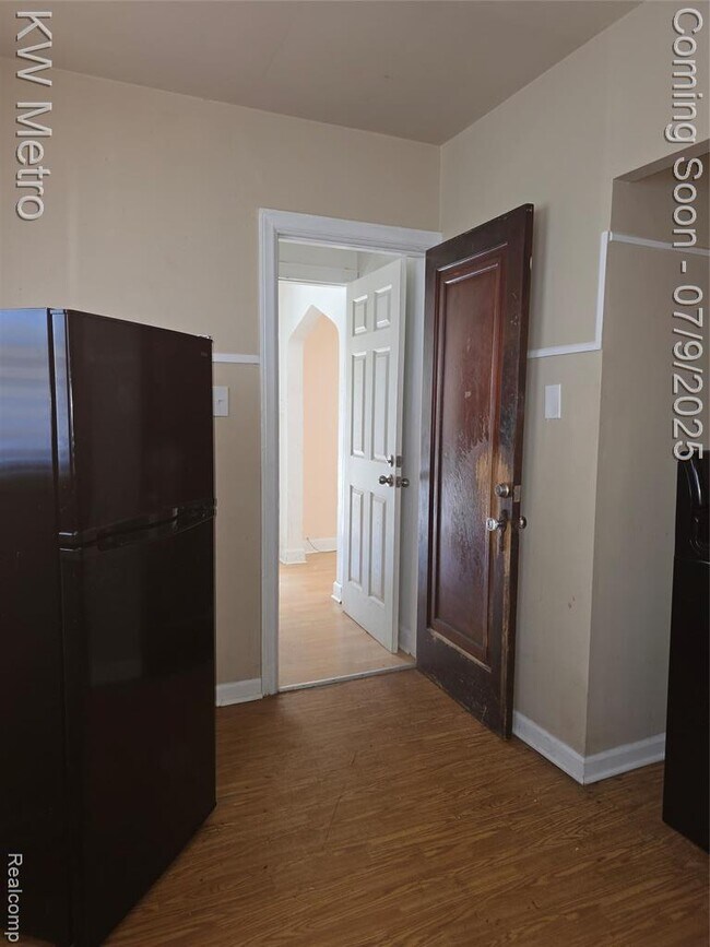 Foto del edificio - 8595 Cloverlawn Ave