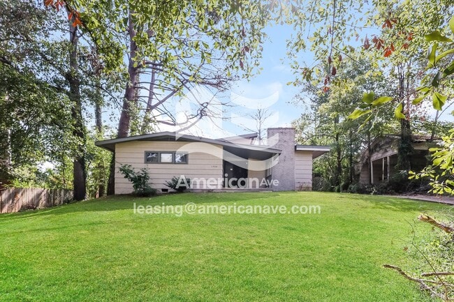 Building Photo - 1744 Cheswood Dr