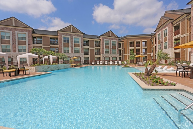 Building Photo - Kings Landing