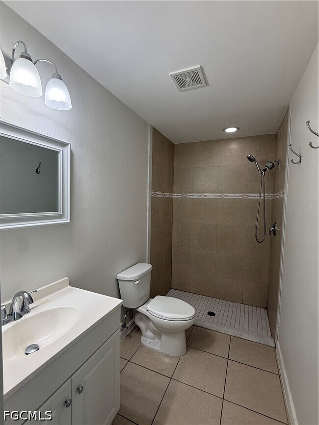 Foto del edificio - 1248 SE 8th St