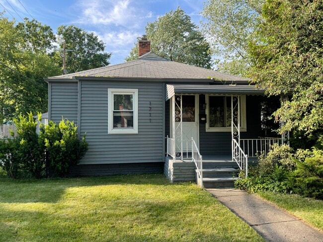 Building Photo - 1711 Barrett Ave