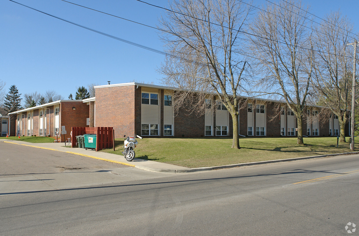 Primary Photo - Greenvale Place Apartments