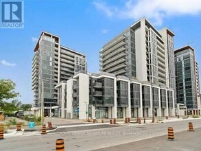 Building Photo - 9618 Yonge St