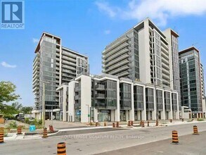 Building Photo - 9618 Yonge St