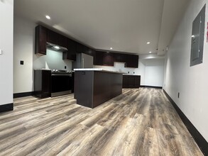 Building Photo - 219 S Badger Ave