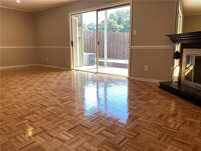 Foto del edificio - 739 Hanover Ln SE