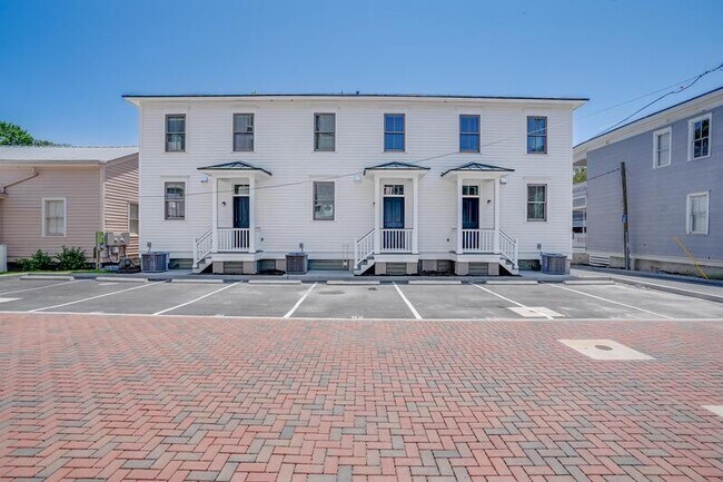 Building Photo - 1407 Jefferson St
