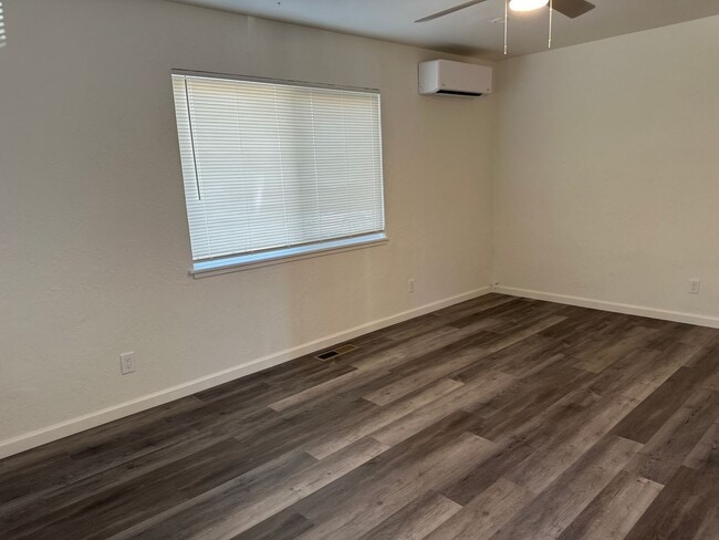 Building Photo - Completely remodeled 2 bedroom gem with 1 ...