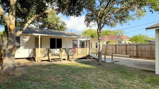 Building Photo - 4334 Randall Dr