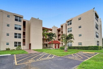 Building Photo - 9461 Evergreen Pl