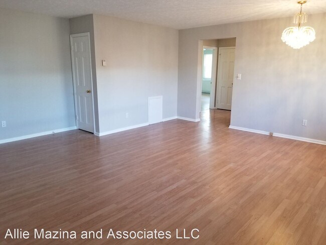 Building Photo - 2 br, 1 bath House - 13789 Cedar Rd. Unit 300