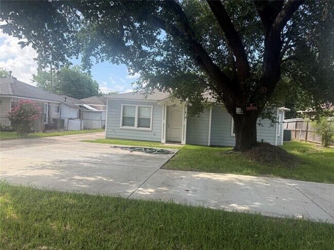 Foto del edificio - 1321 Taylor Ave
