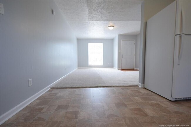 Foto del edificio - 3216 Tully Ln