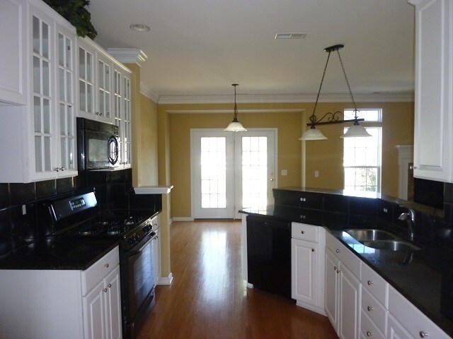Foto del edificio - Exclusively Offered by Muse Realty, LLC