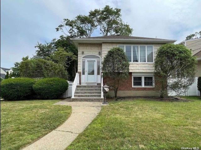 Primary Photo - 2570 Nassau St
