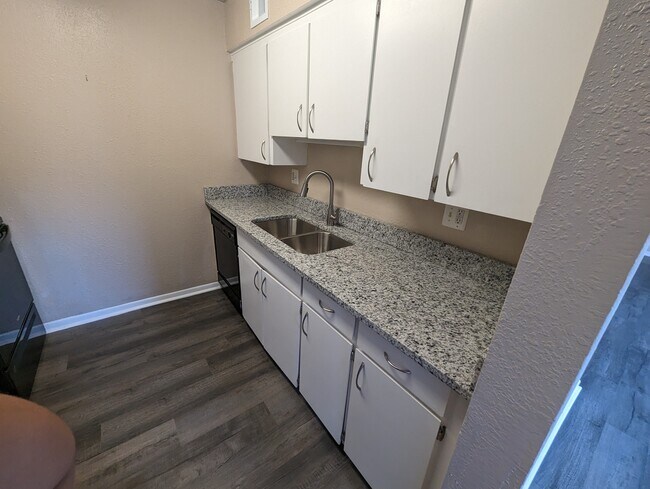 Foto del edificio - 6228 Robinson St