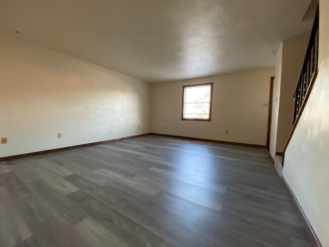 Foto del edificio - Spectacular 2 BR / 1.5 BR Townhouse in Lat...