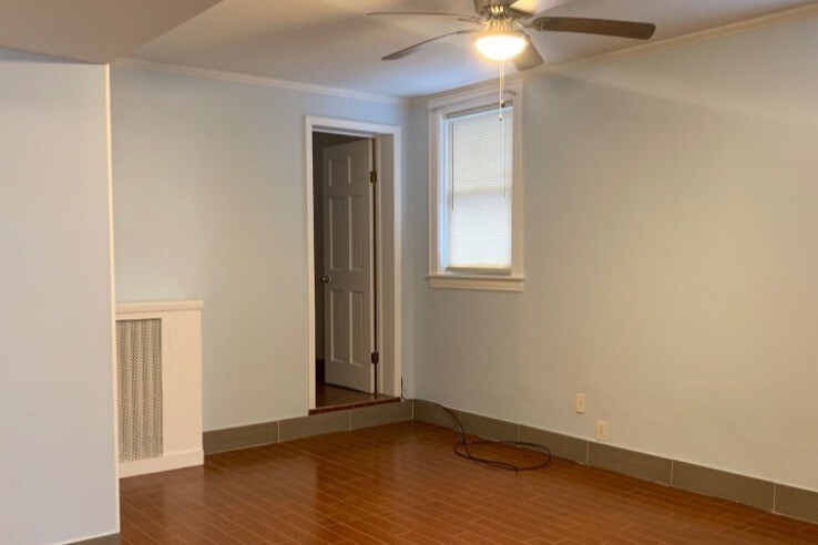 Foto principal - 1635 Research Ave
