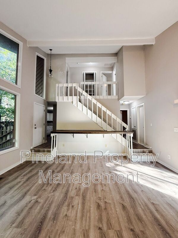 Building Photo - 321 Watergap Dr