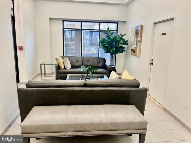 Foto del edificio - 1808 Old Meadow Rd