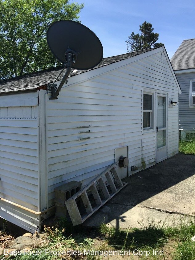 Primary Photo - Studio, 1 bath House - 314 Sea Street, Unit A