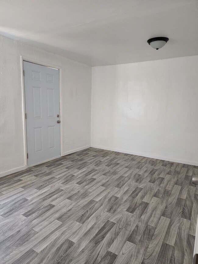 Foto del edificio - 1001 Walnut Dr