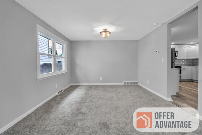 Building Photo - 31 W Cherbourg Dr