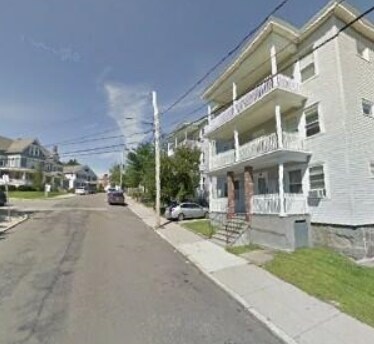 Primary Photo - 7-9 Roxana St