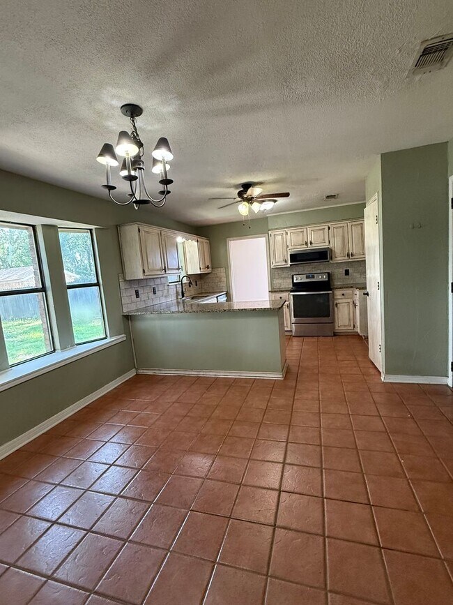 Foto del edificio - 3 Bedroom in Hallsville
