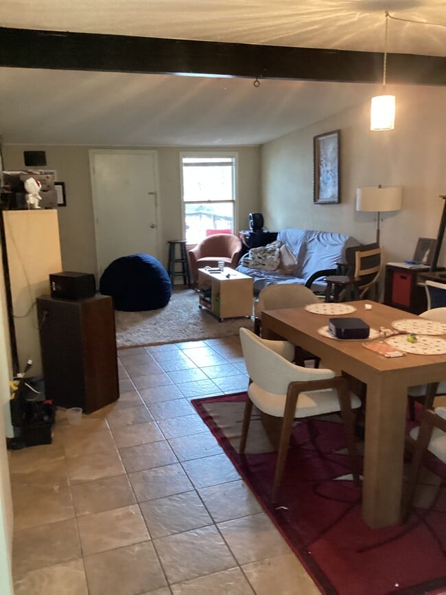 Foto del edificio - 1310 Valley Ln