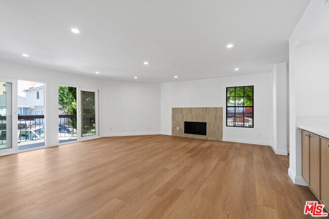 Foto del edificio - 2541 Stoner Ave