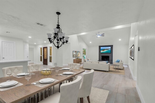 Foto del edificio - 1602 Pine Oak Dr