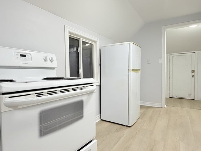 Photo du bâtiment - 935 Albert Rd