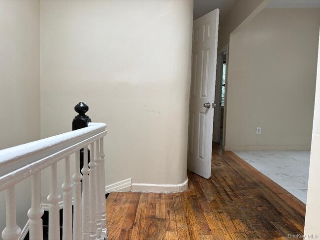 Building Photo - 342 E 194th St