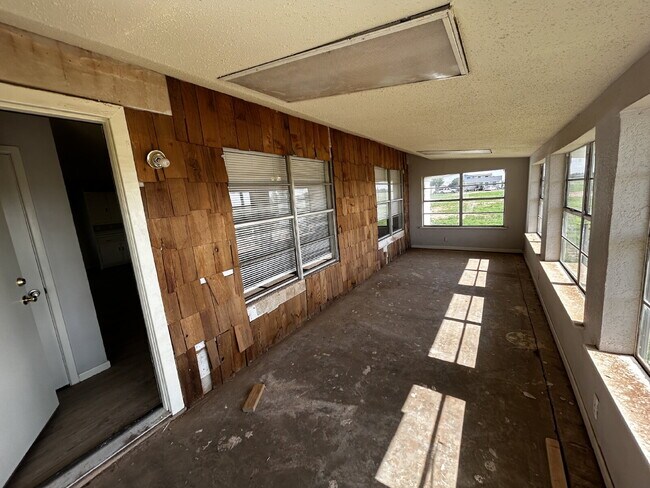 Foto del edificio - Country Living! Newly Updated 3-bed/2-bath in Frenship ISD!