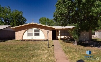 Building Photo - 4624 Swan Dr