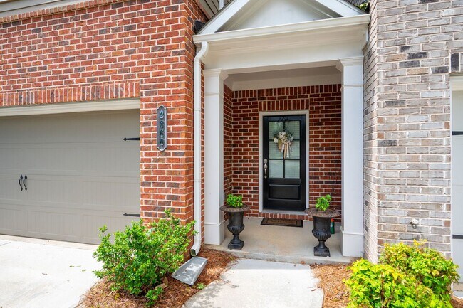 Foto del edificio - Stunning & Spacious Downtown Kennesaw Townhome 3 Bed 3.5 Bath w/2 Car Garage!