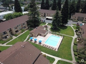 Rental Office and Pool - Creekside Park Apartments