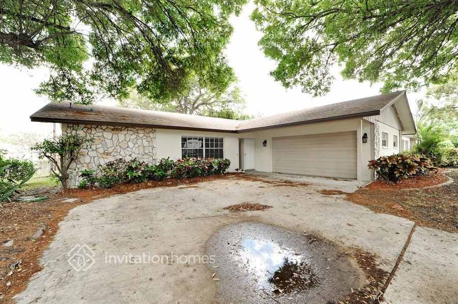 Foto principal - 17 Pinewood Ave
